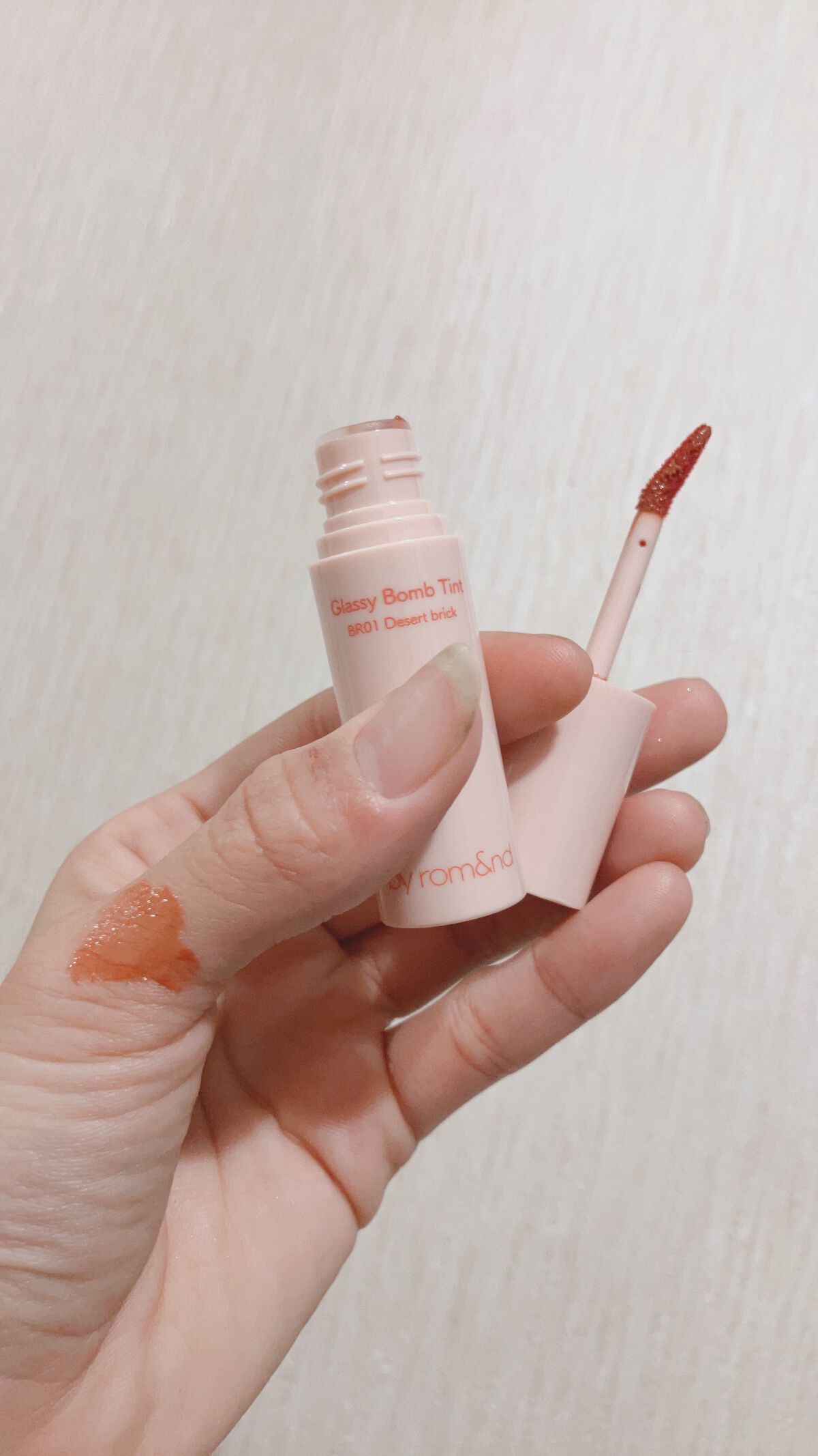 アンドバイロムアンド グラッシーボムティント/&nd by rom&nd/リップティントを使ったクチコミ(5枚目)