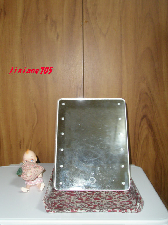 LED付ミラー(スタンドタイプ)/DAISO/その他化粧小物を使ったクチコミ（1枚目）