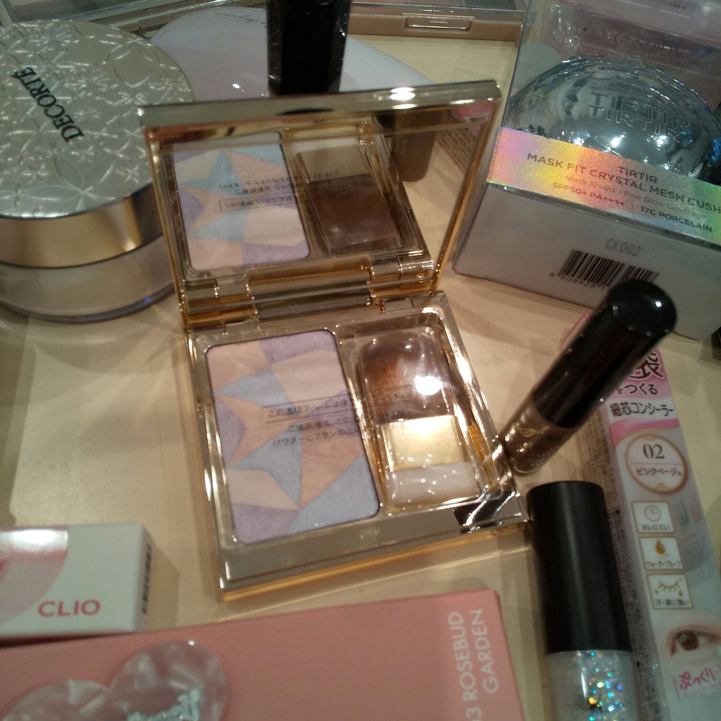 クレ・ド・ポー ボーテ レオスールデクラ/クレ・ド・ポー ボーテ/パウダーハイライトを使ったクチコミ(4枚目)