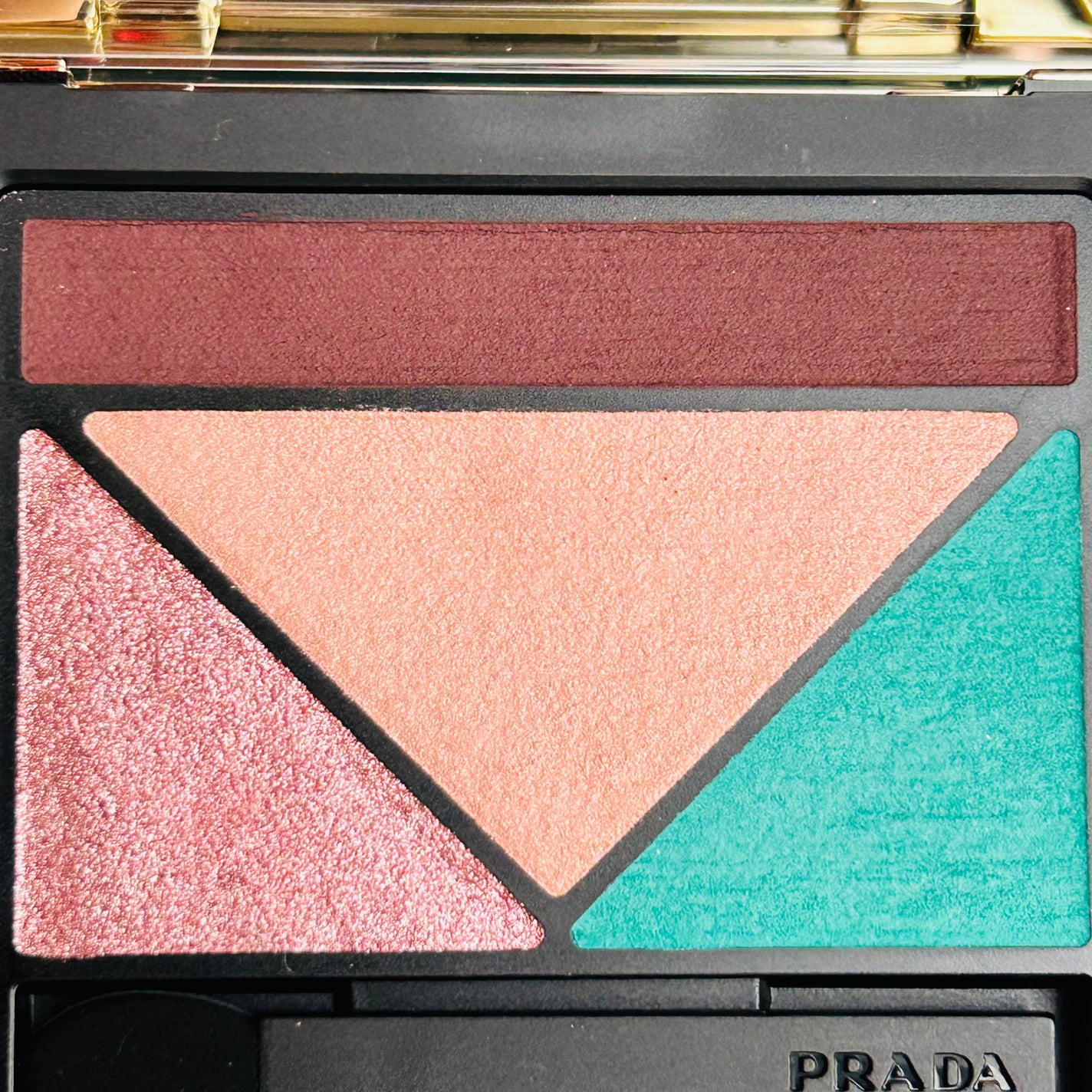 ダイメンションズ マルチエフェクト アイシャドウ/PRADA BEAUTY/アイシャドウパレットを使ったクチコミ(3枚目)