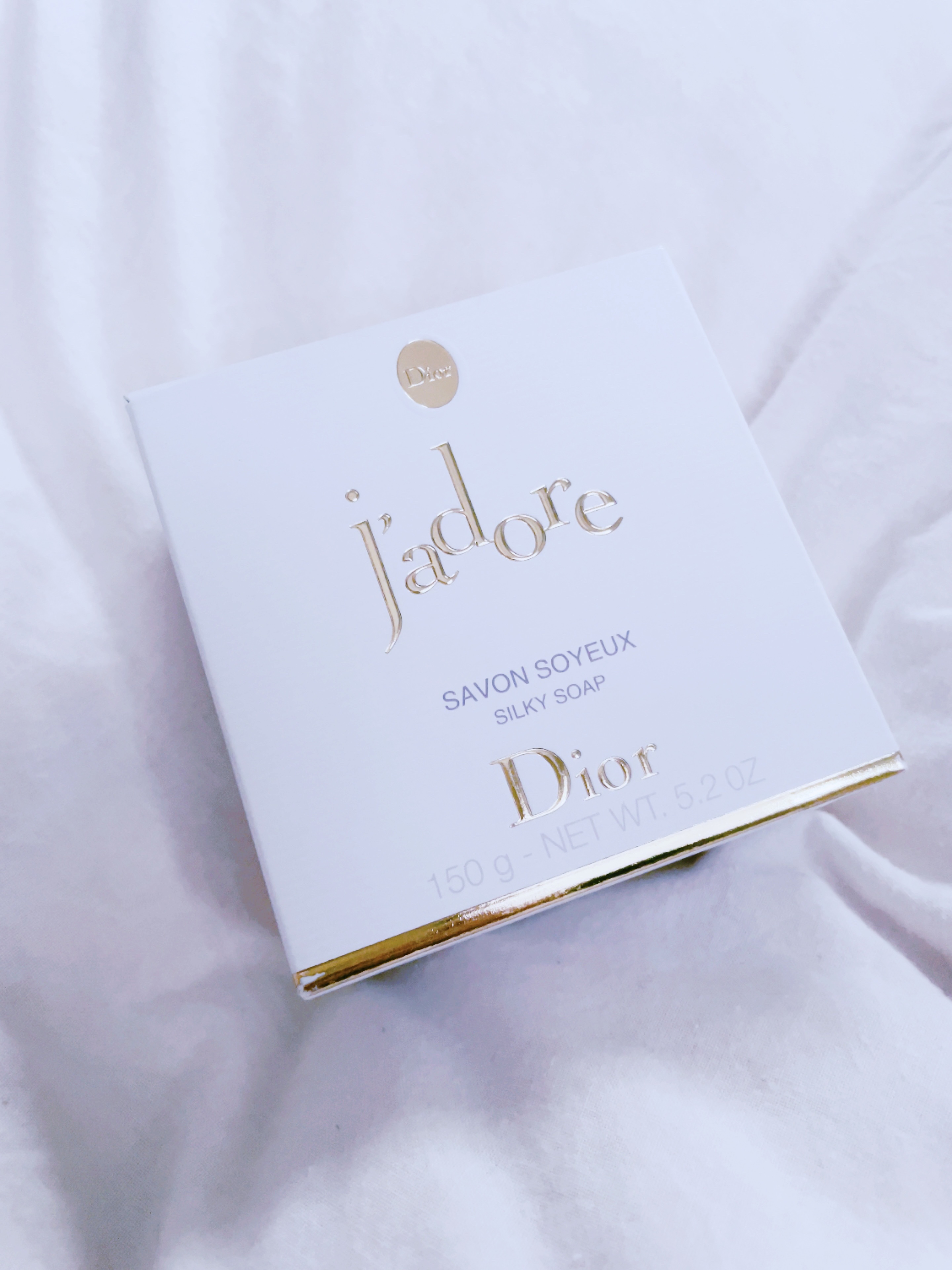 【Diorジャドール シルキー ソープ】

これもいただいたもの

香りがとても強い
まだわたしはデパコス系の香りが好みではないのでタンスの中に入れて使ってる

肌がよわい職場の先輩もこれは荒れなかったって言うてたからいいのかも🤔