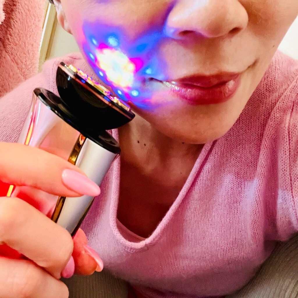 Shiho Arai on LIPS 「・・このところ美容魂に火がつき…さらにすごい美顔器を使っていま..」(7枚目)