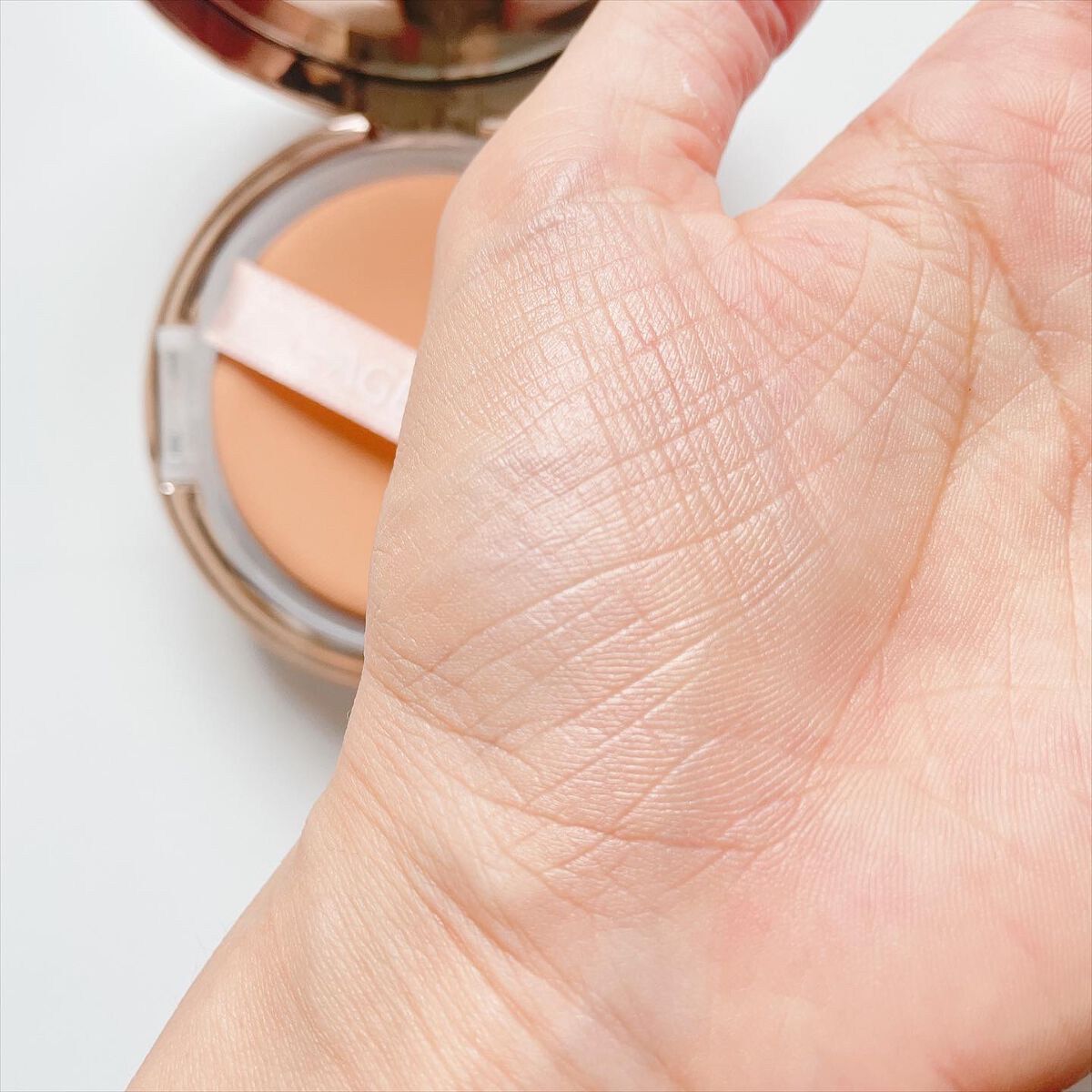 エッセンス カバー パクト モイスチャー/AGE20’s/リキッドファンデーションを使ったクチコミ(4枚目)