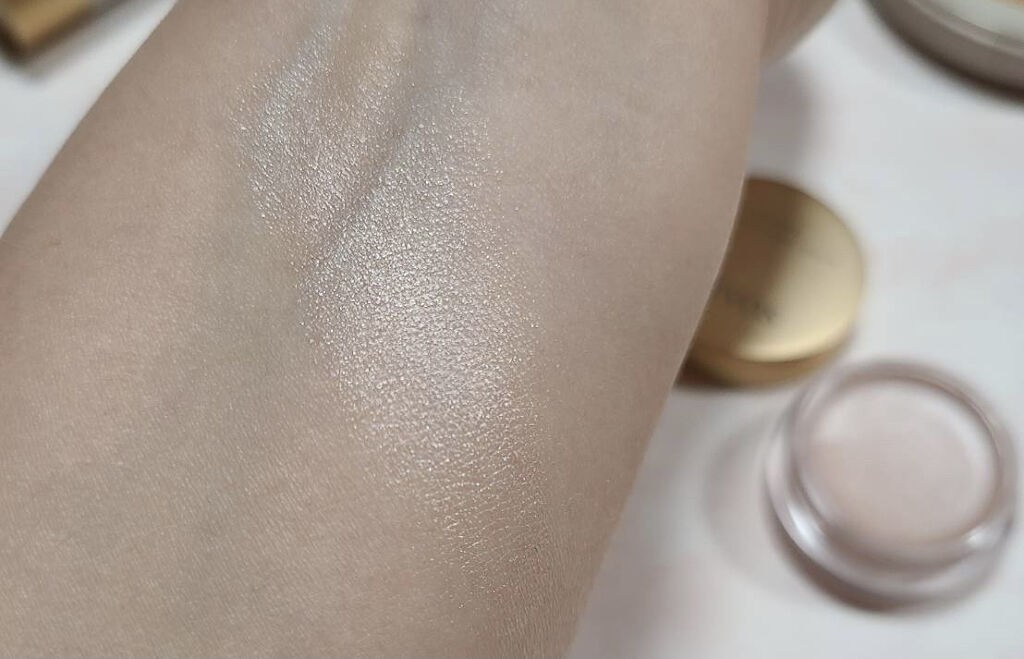 ミネラルグロウスキンクッション/エトヴォス/クッションファンデーションを使ったクチコミ（2枚目）