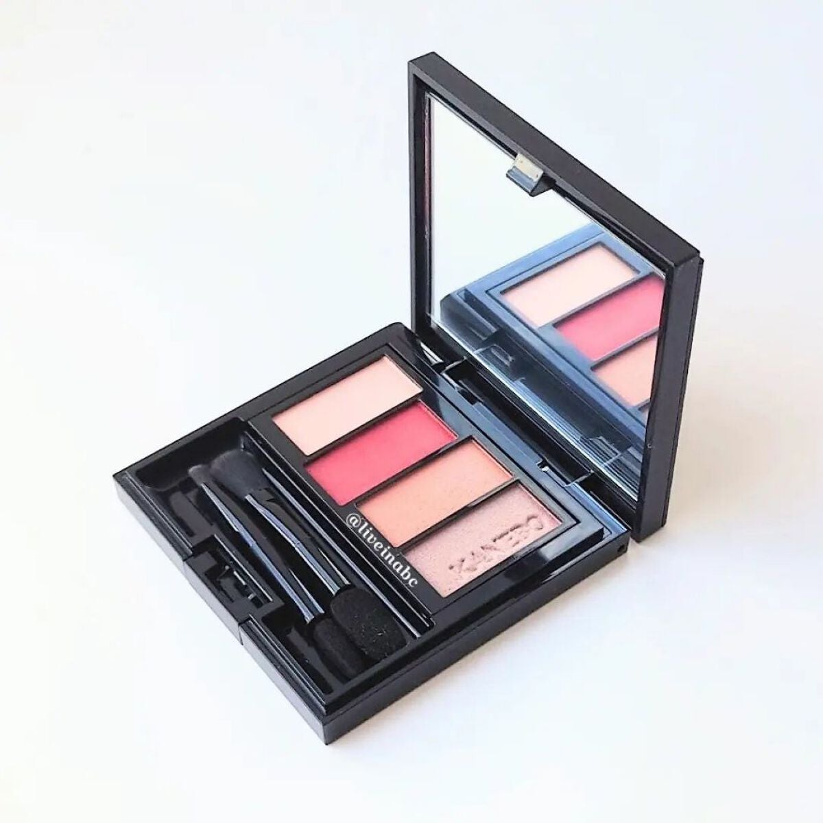 レイヤードカラーズアイシャドウ/KANEBO/アイシャドウパレットを使ったクチコミ(4枚目)