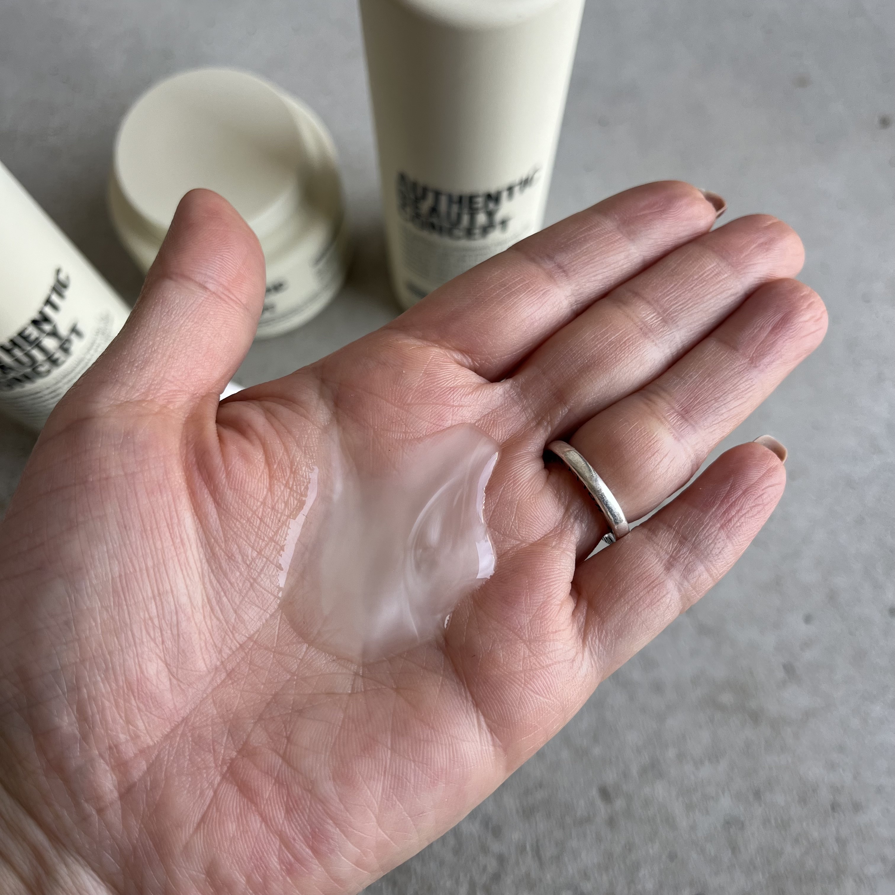 インダルジング フルイドオイル/AUTHENTIC BEAUTY CONCEPT/ヘアオイルを使ったクチコミ（2枚目）