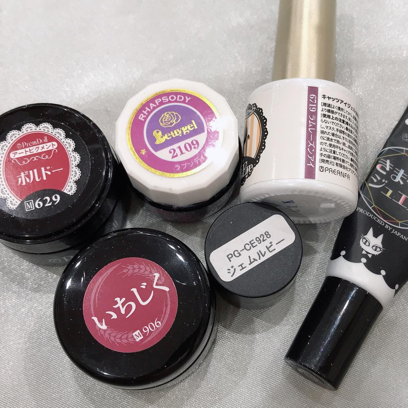 なかやまちえこ on LIPS 「Red.⠀⠀デザインイメージはお伝え頂いて🙏⠀@risa_ri..」(4枚目)