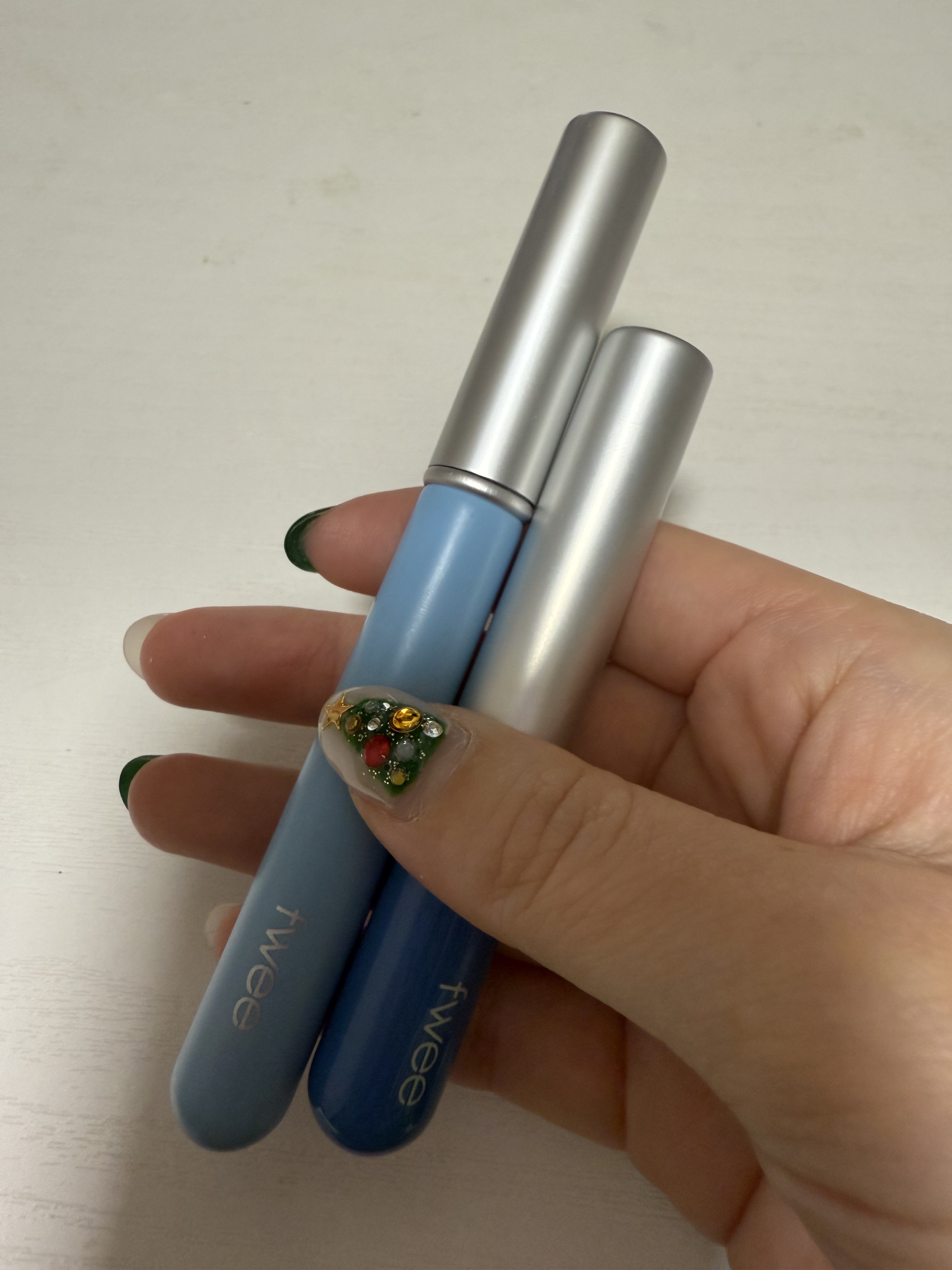 フィー フィンガーライク シリコン リップブラシ/fwee/メイクブラシを使ったクチコミ（2枚目）