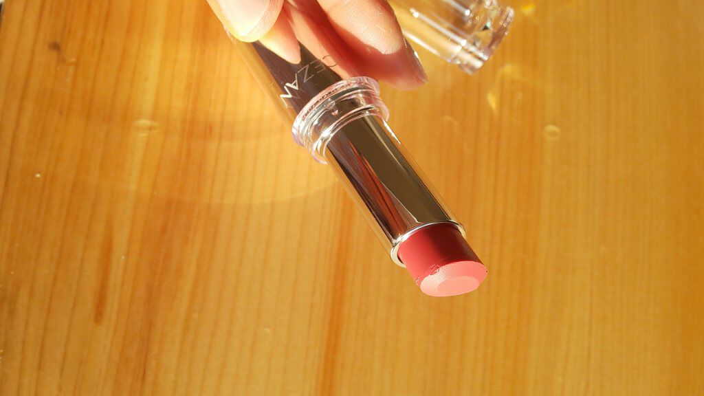 ラスティンググロスリップ/CEZANNE/口紅を使ったクチコミ（2枚目）