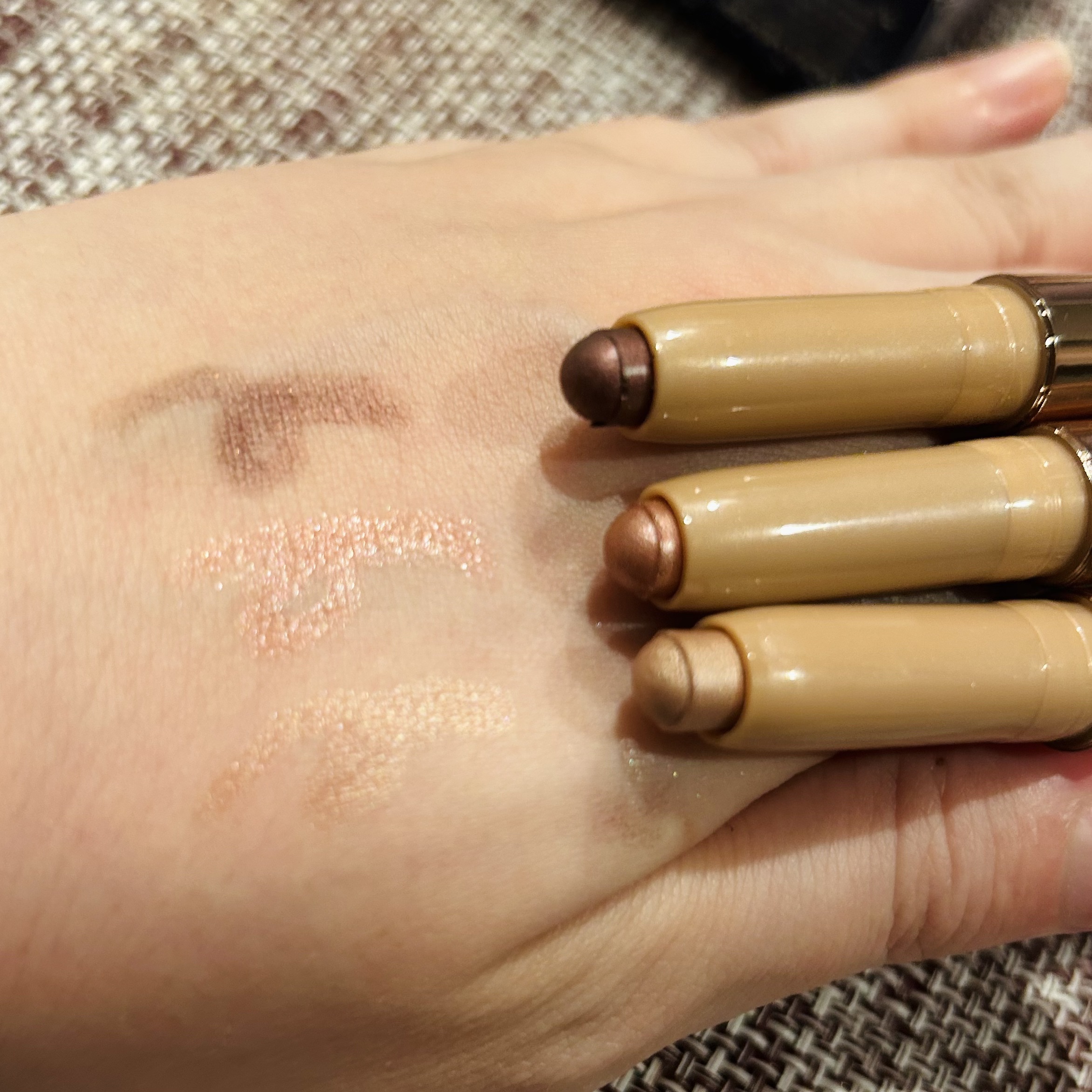 ローラ メルシエ ステラー シマーズ キャビア スティック アイカラー トリオのクチコミ「今年は値上げしてたけど、それでも買う価値あり✨ローラ メルシエの2023ホリデー限定ステラー .....」（2枚目）