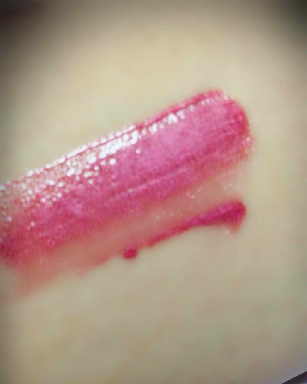 グランドイリュージョン リキッド リップカラー/M・A・C/リップグロスを使ったクチコミ（3枚目）