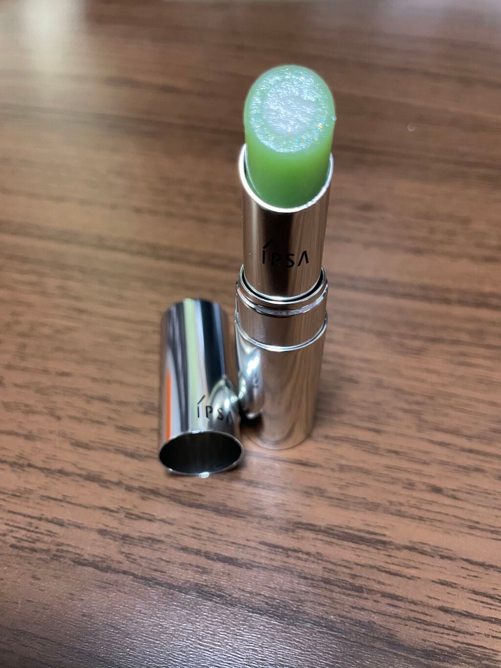 なつか on LIPS 「IPSAリップスティックLE09メロンこの見た目!まさにメロン..」(1枚目)