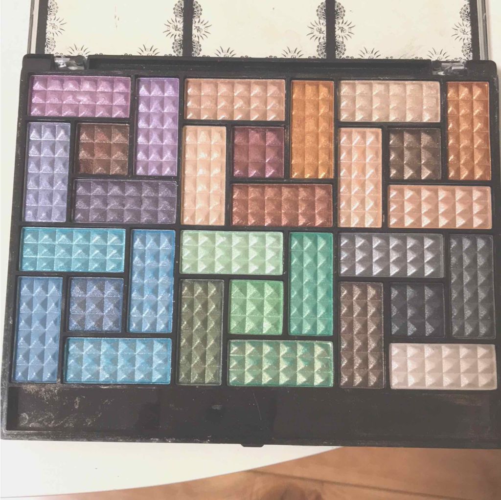 30COLORSEYESHADOWPALETTE/Dolly Angel/アイシャドウパレットを使ったクチコミ(1枚目)