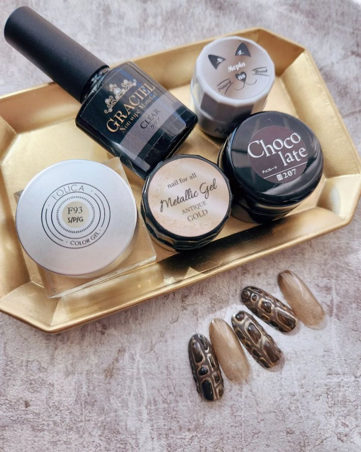 e_nails//フォロバ◎//ネイルとコスメ好きママ on LIPS 「#クロコダイルカッコいい系デザインしてみました🐍#セルフネイル..」(3枚目)