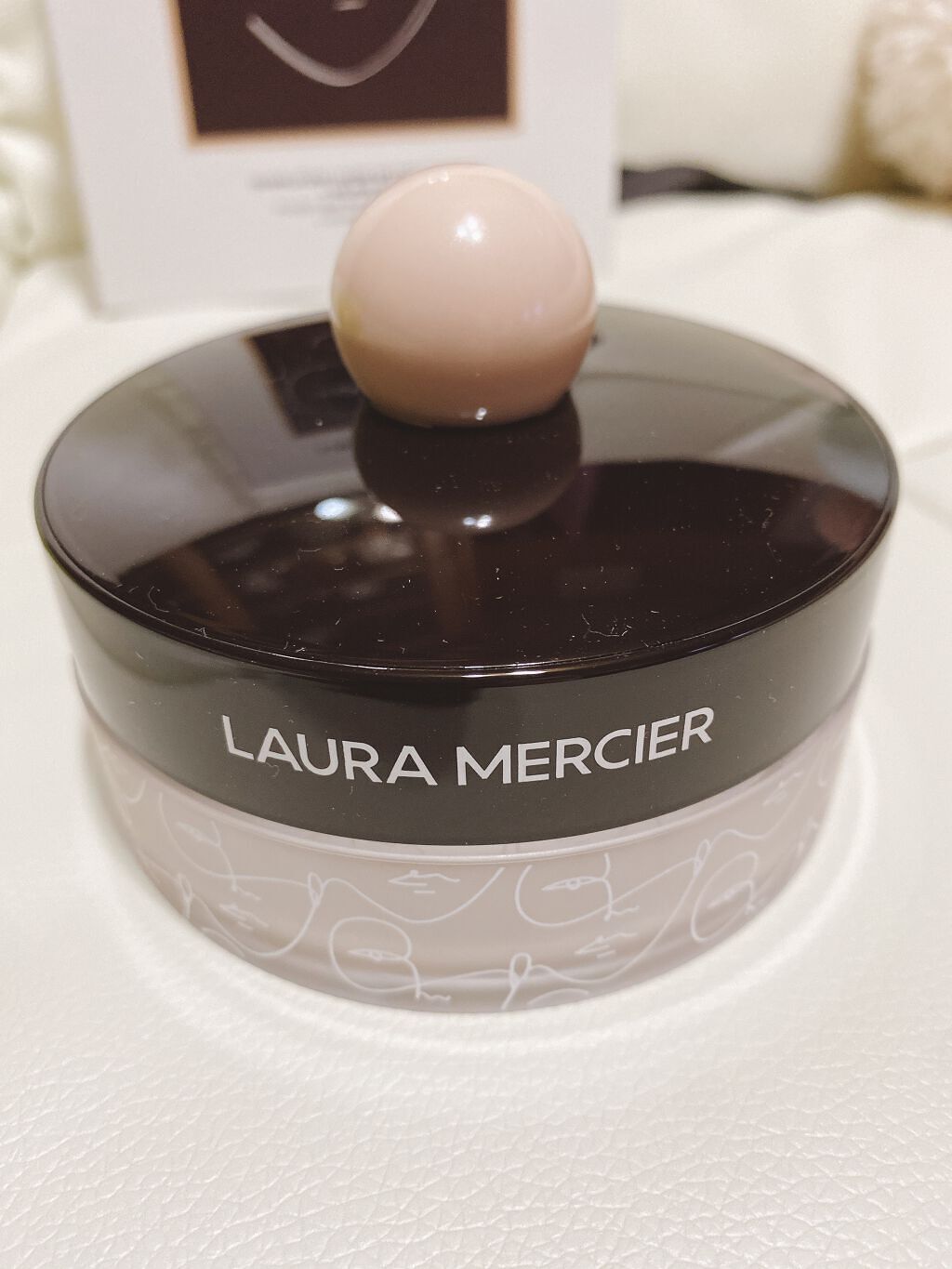 ルースセッティングパウダー トランスルーセント アニバーサリー エディション リュクス/ローラ メルシエ/ルースパウダーを使ったクチコミ(3枚目)