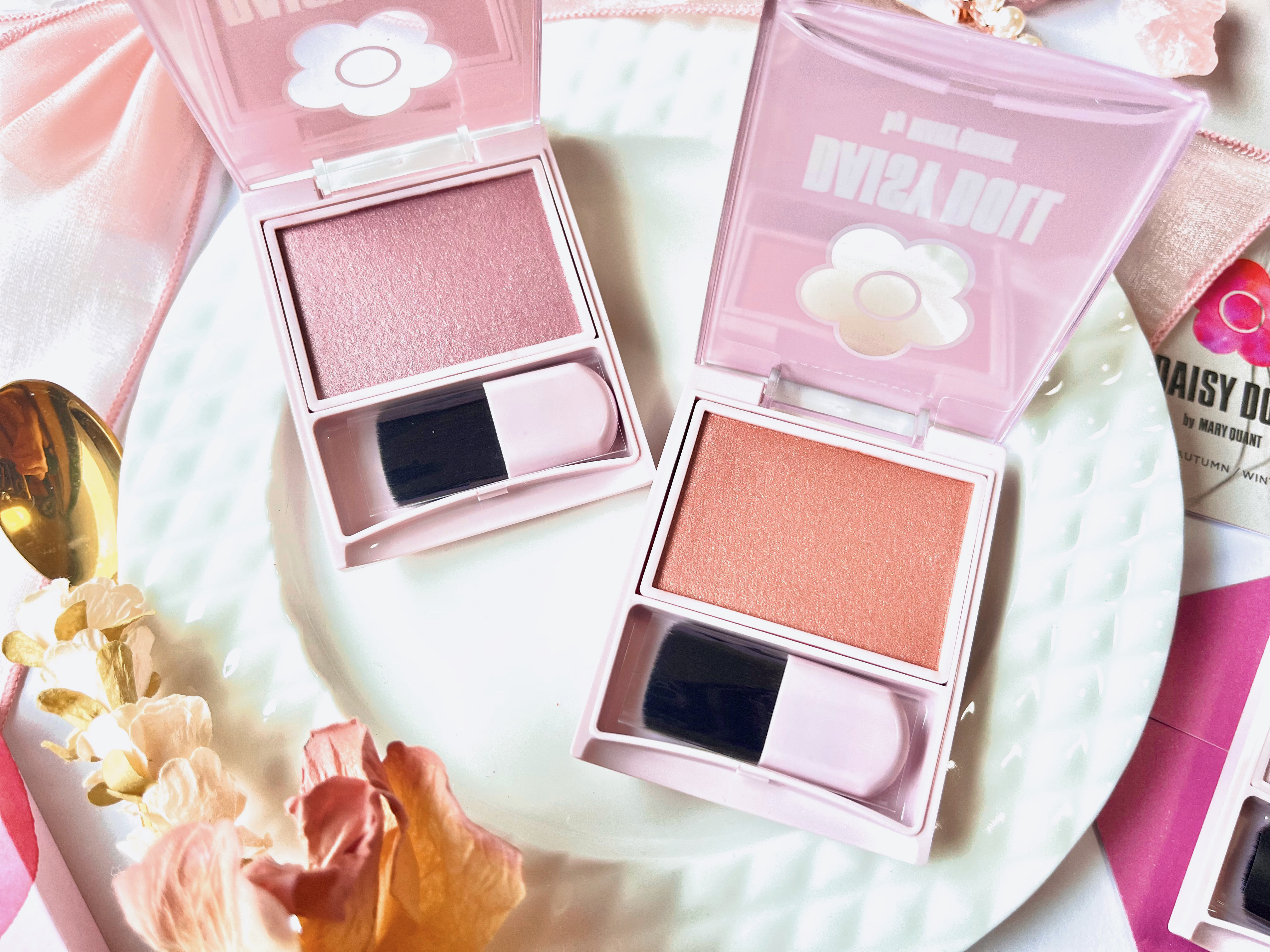 パウダーブラッシュ/DAISY DOLL by MARY QUANT/パウダーチークを使ったクチコミ（2枚目）