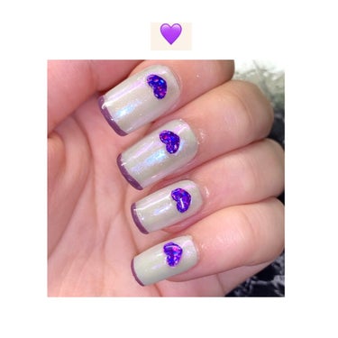 セリア オーロラパウダーのクチコミ「\White&Purple Gel Nail🤍💜/

◯使用コスメ◯
セリア　SHジェルネイル.....」（3枚目）