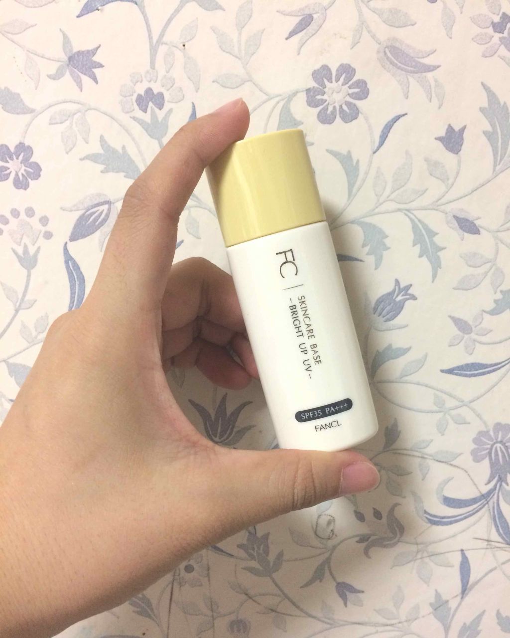 ファンケル スキンケアベース ブライトアップ UVのクチコミ「春夏限定色のルミナスゴールドです。
通常のものよりも、明るくそしてラメが入ってることが特徴です.....」（1枚目）