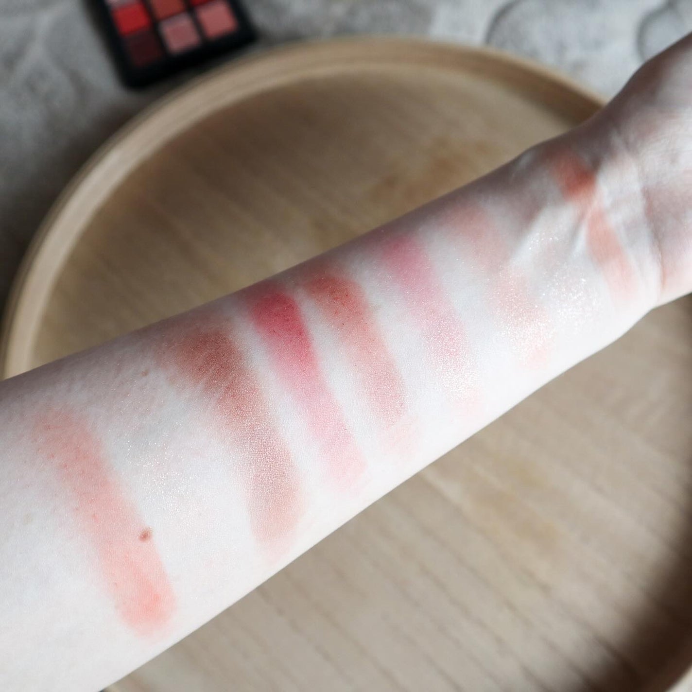 エトワルローズ 9色アイシャドウ/Étoile Rose/アイシャドウパレットを使ったクチコミ(5枚目)