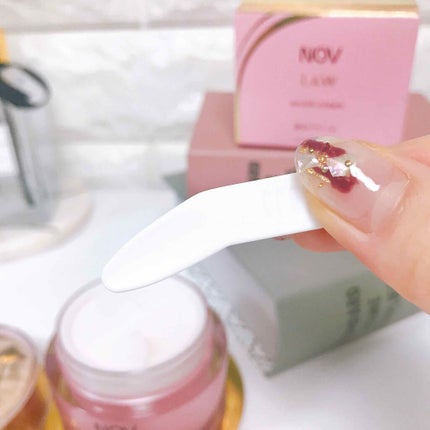 NOV L&W エンリッチクリームのクチコミ「エイジングケア♡
使用してみて!!!!!
スパチュラ入りなので
衛生的に使用できるのか.....」(2枚目)