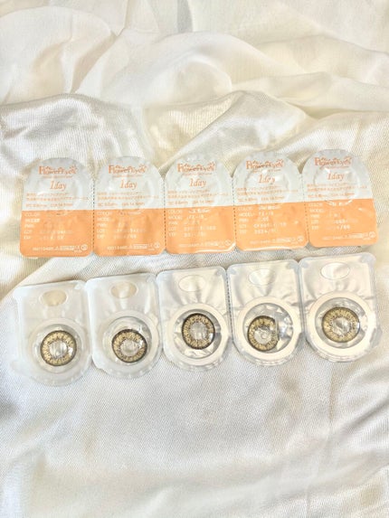 フラワーアイズ ワンデー/株式会社ビューフロンティア/ワンデー(1DAY)カラコンを使ったクチコミ(2枚目)