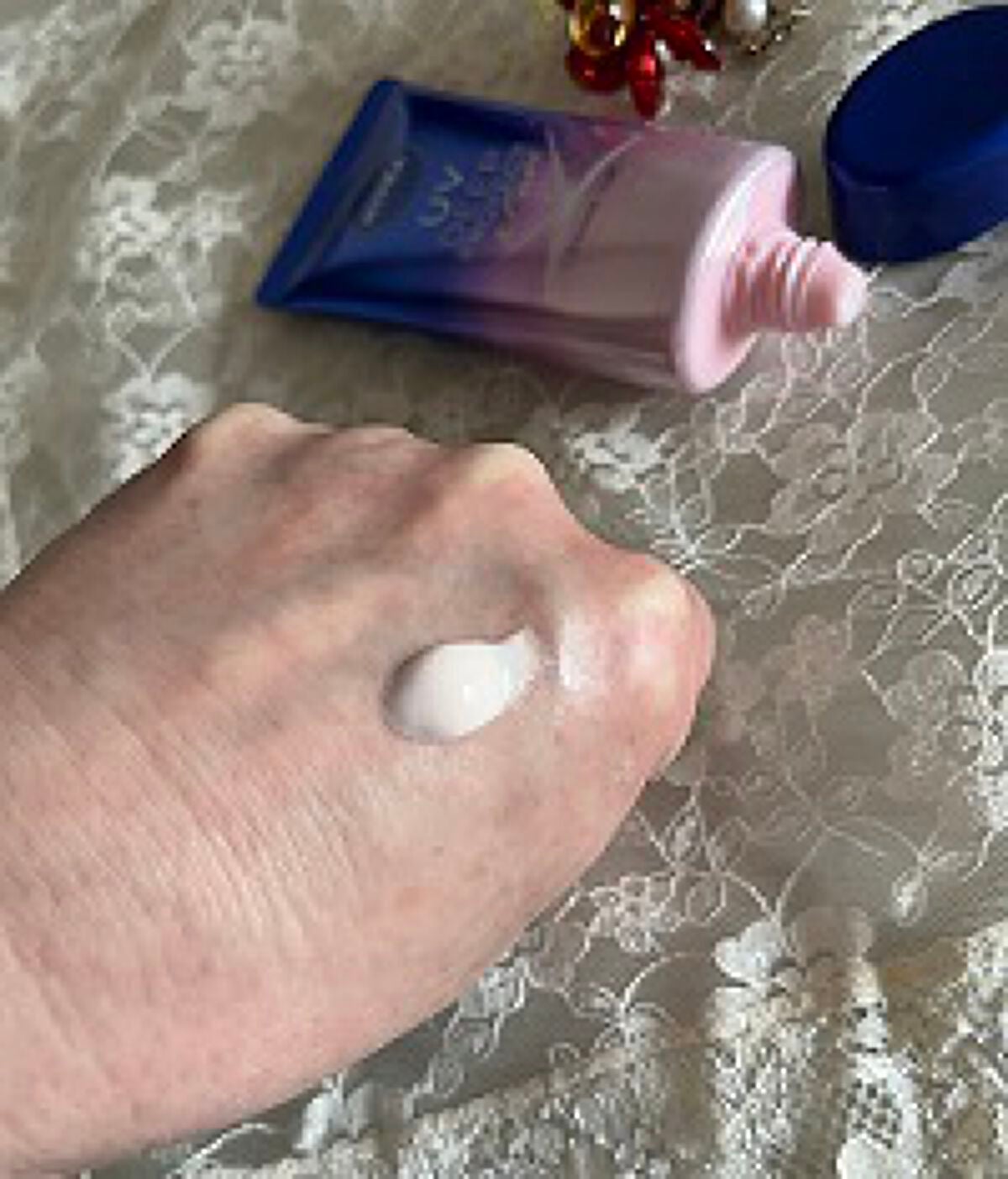 ニベアUV ディープ プロテクト&ケア トーンアップ エッセンス/ニベア/日焼け止めローションを使ったクチコミ(2枚目)