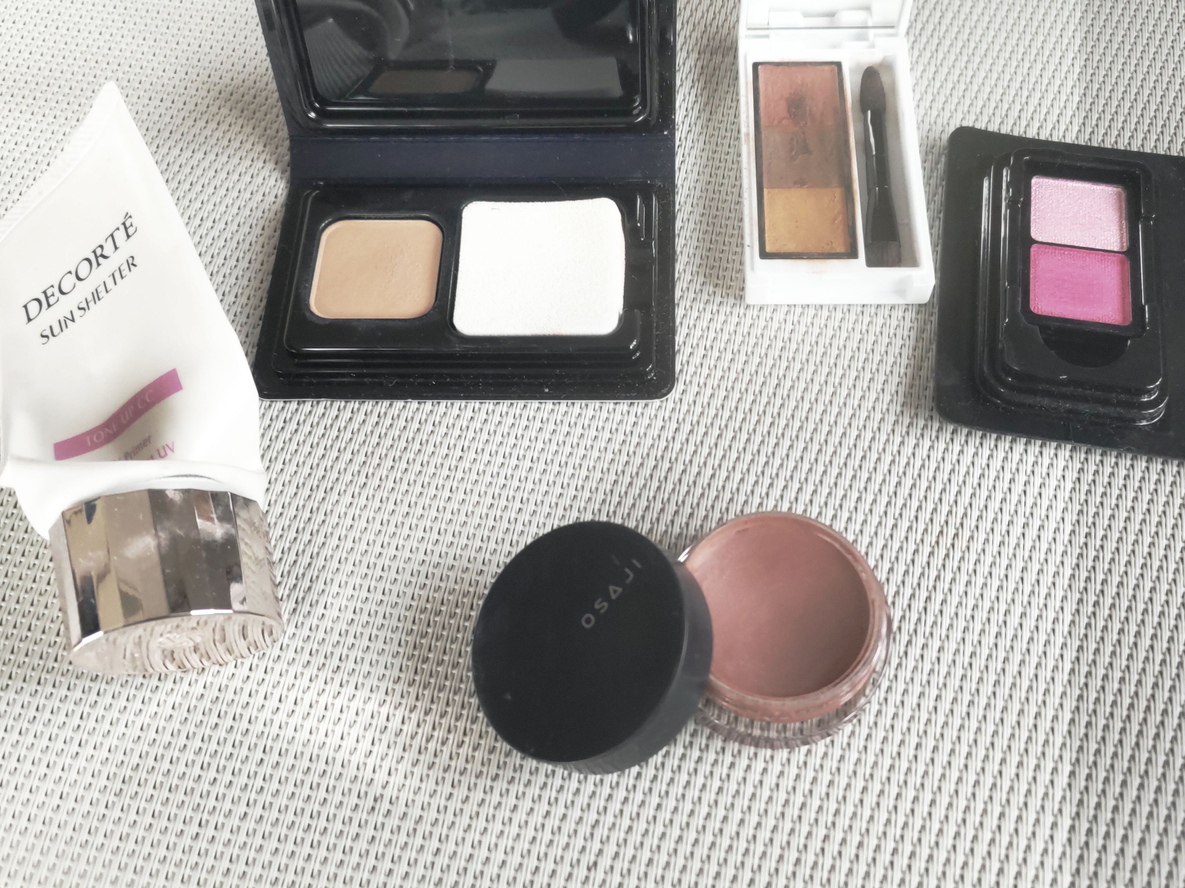 クレ・ド・ポー ボーテ  タンプードルエクラⅡ/クレ・ド・ポー ボーテ/パウダーファンデーションを使ったクチコミ（2枚目）