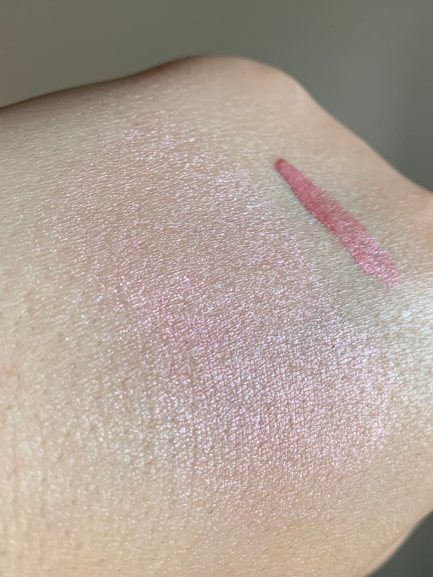 ミネラルウォータリーシャドー/エトヴォス/リキッドアイシャドウを使ったクチコミ(4枚目)