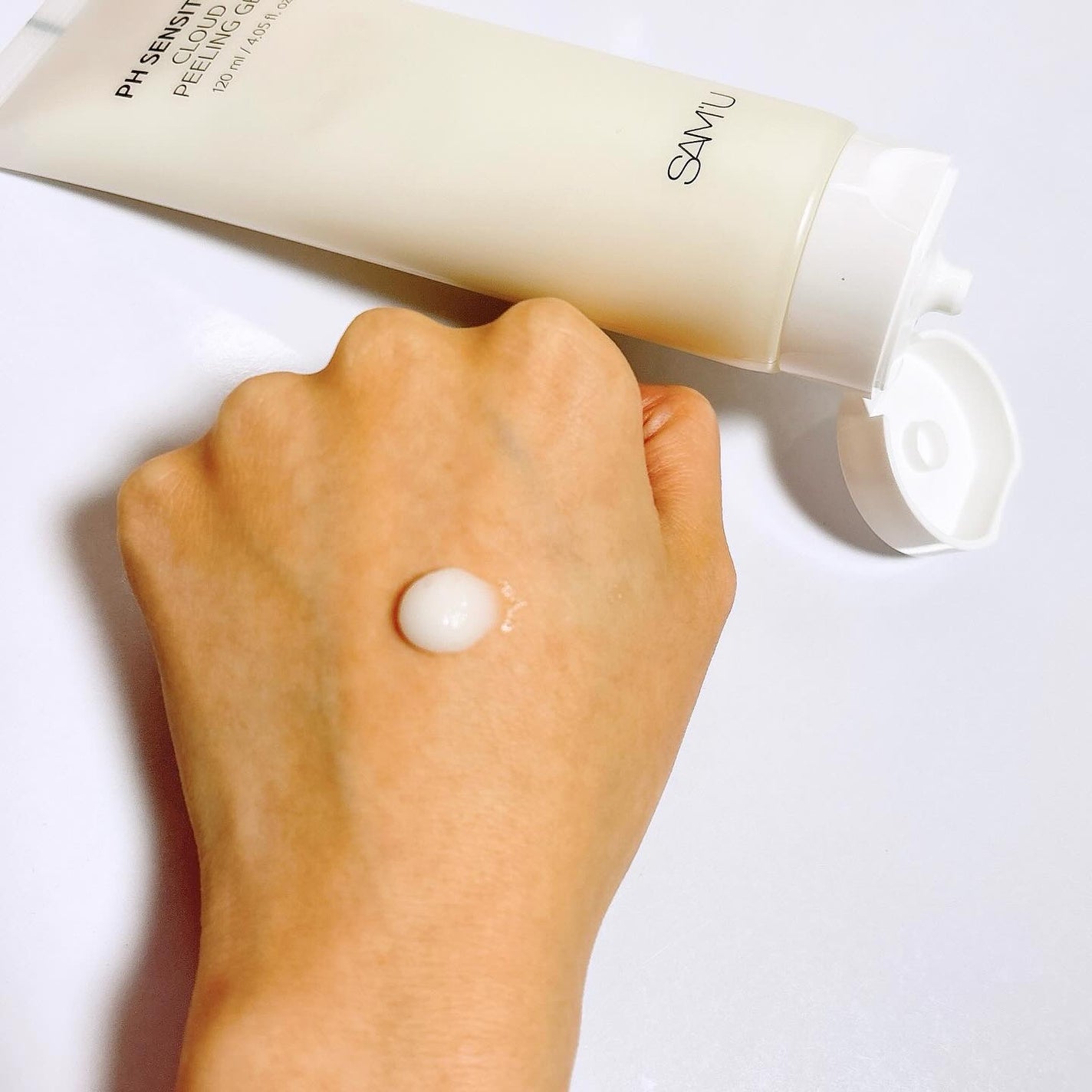 LENA on LIPS 「.▷SAM'UPHクラウドピーリングジェル8月に新発売の透明感..」(4枚目)