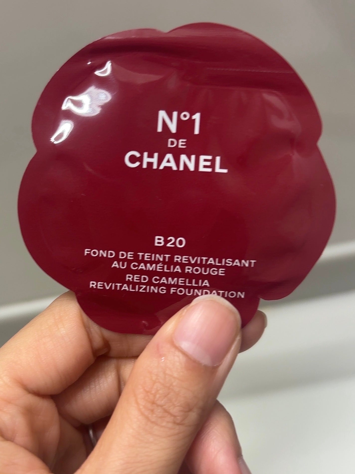CHANEL フリュイド ファンデーション No1 ドゥ シャネル B20 フリュイド ファンデーション N°1 ドゥ シャネル B20 / CHANEL
