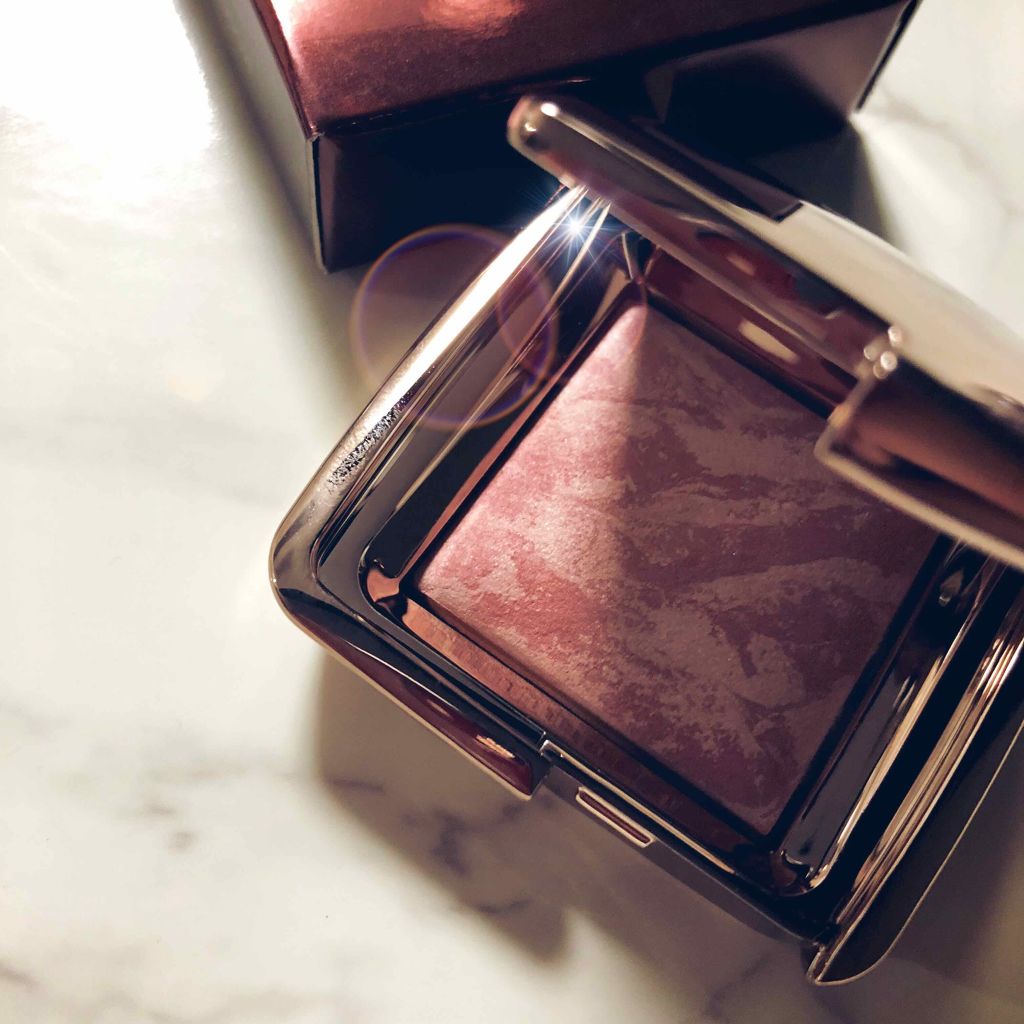 Confession Ultra Slim High Intensity Refillable Lipstick /HOURGLASS/口紅を使ったクチコミ（1枚目）