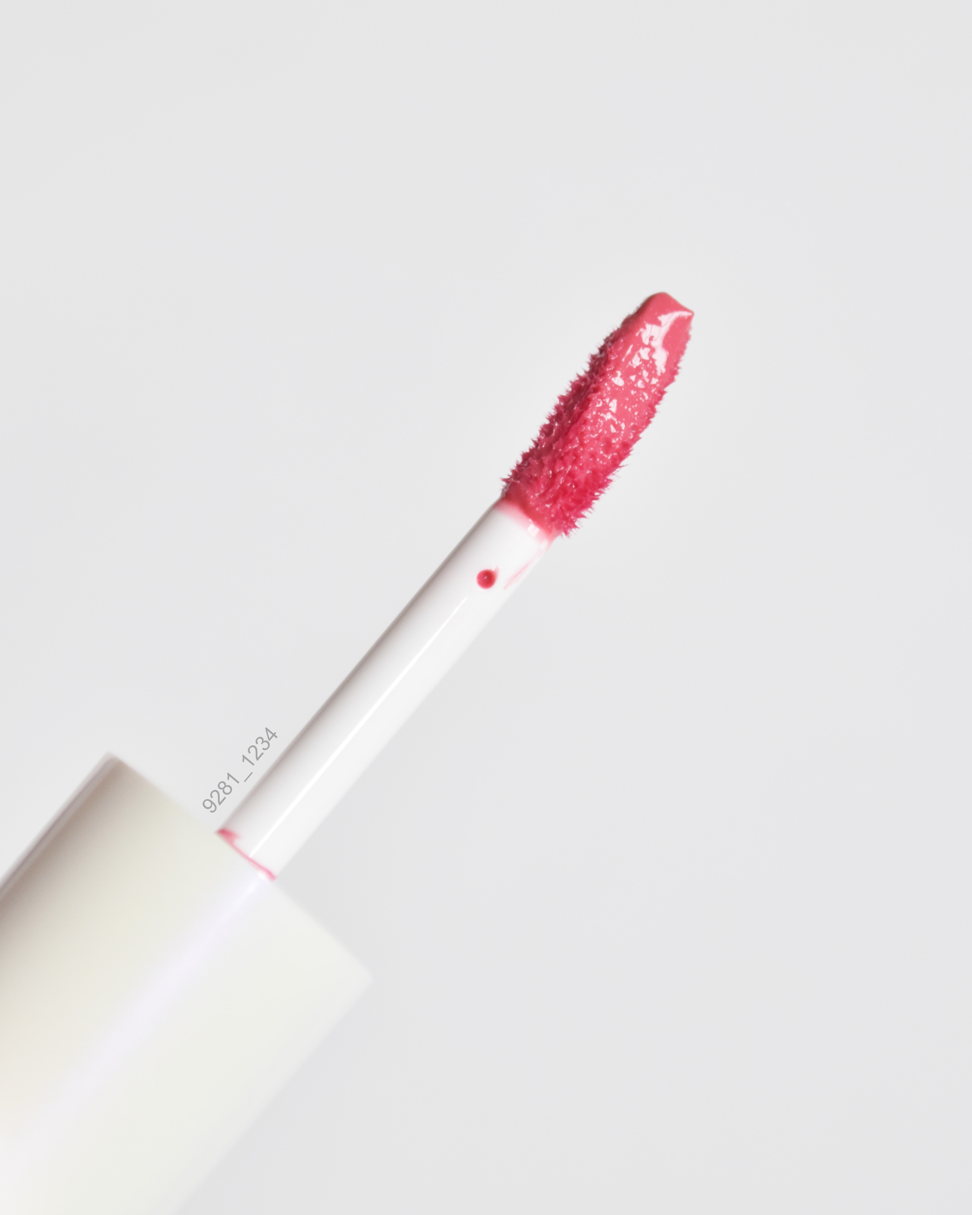 アンドバイロムアンド　グラッシーボムティント/&amp;nd by rom&amp;nd/リップティントを使ったクチコミ（2枚目）