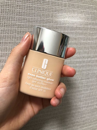 CLINIQUE イーブン ベター グロウ メークアップ 15のクチコミ「私のお気に入りのファンデーション
程よいツヤ感とちょうどいいカバー力

褒めたくてというよりは.....」（2枚目）