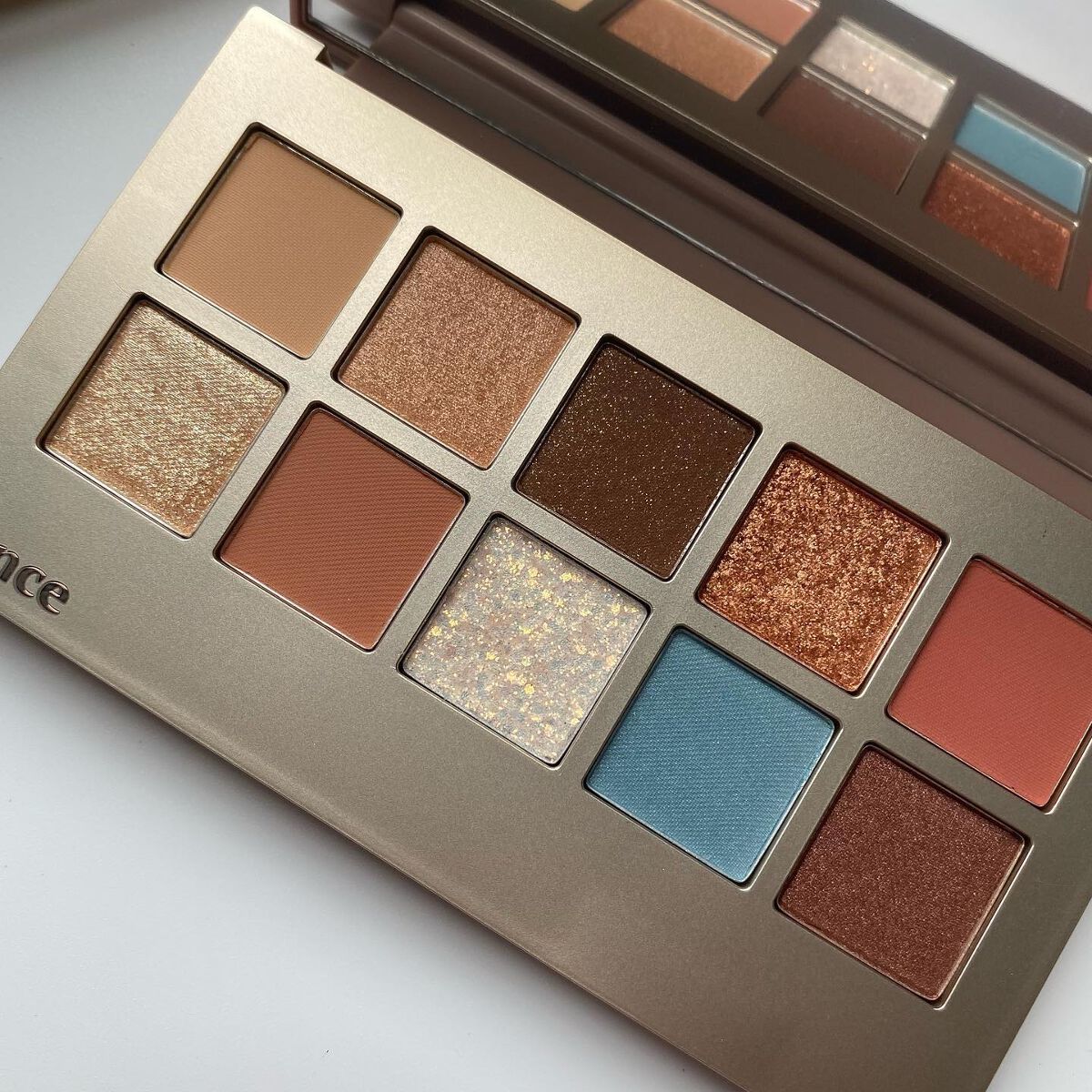 ニューデップスアイシャドウパレット/hince/アイシャドウパレットを使ったクチコミ(2枚目)