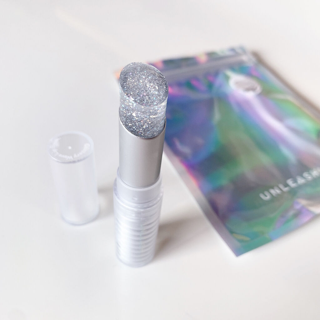 グリッタリーウェブリップバーム/unleashia/リップケアを使ったクチコミ（2枚目）