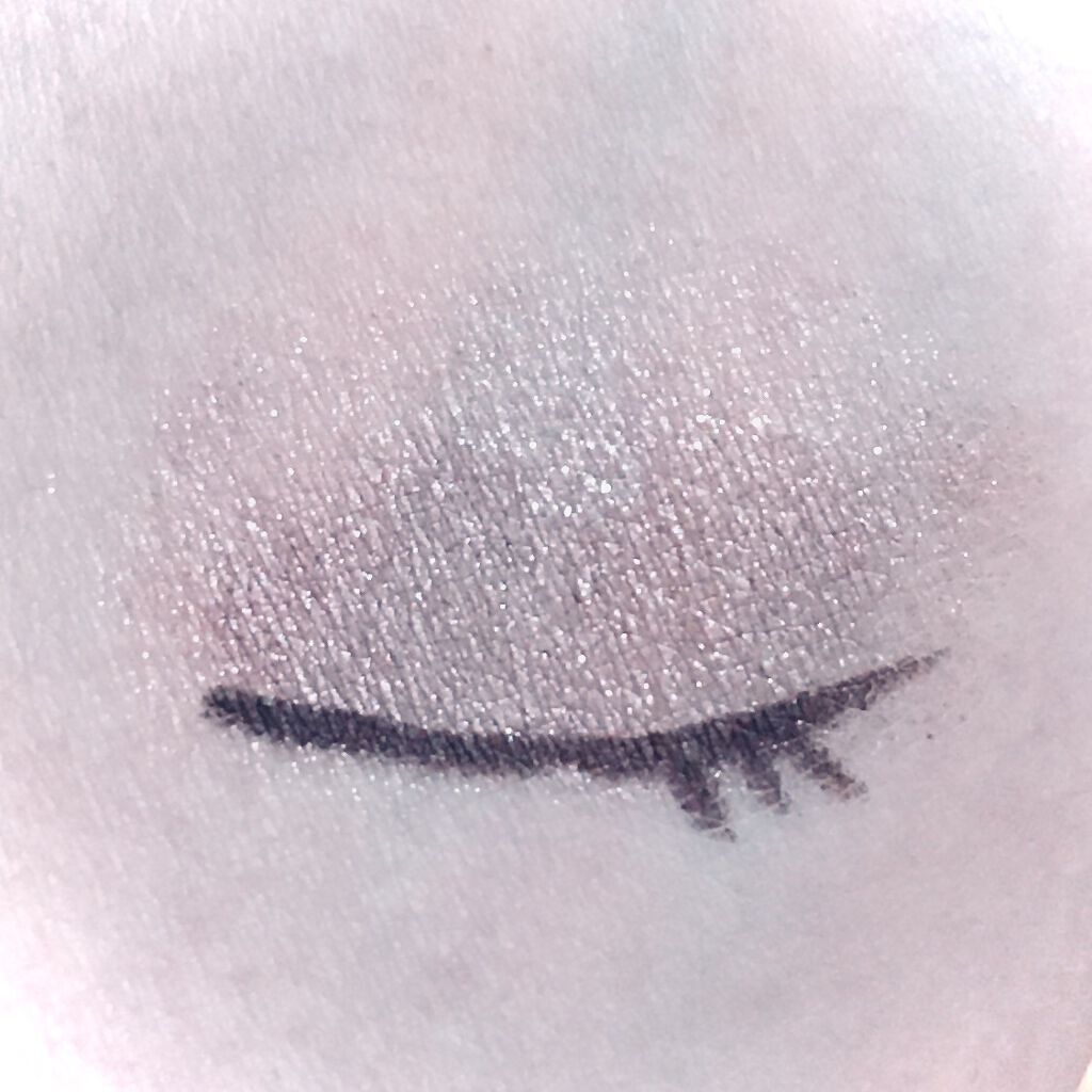 ローズウッドデイドリーム リクイドアイズ  03 ローズミスト/RMK/リキッドアイシャドウを使ったクチコミ（2枚目）