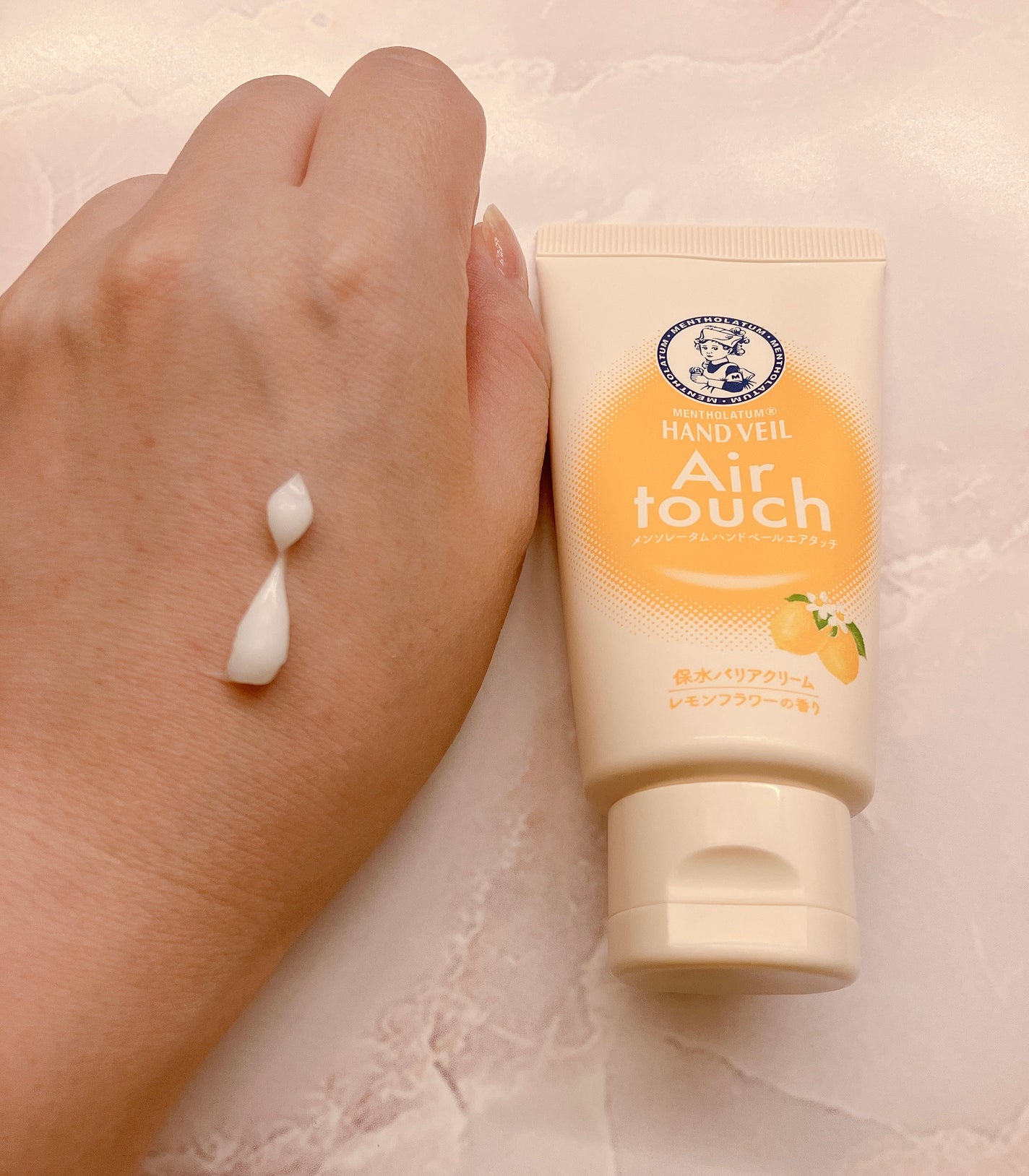 ハンドベールエアタッチ レモンフラワーの香り/メンソレータム/ハンドクリームを使ったクチコミ(1枚目)