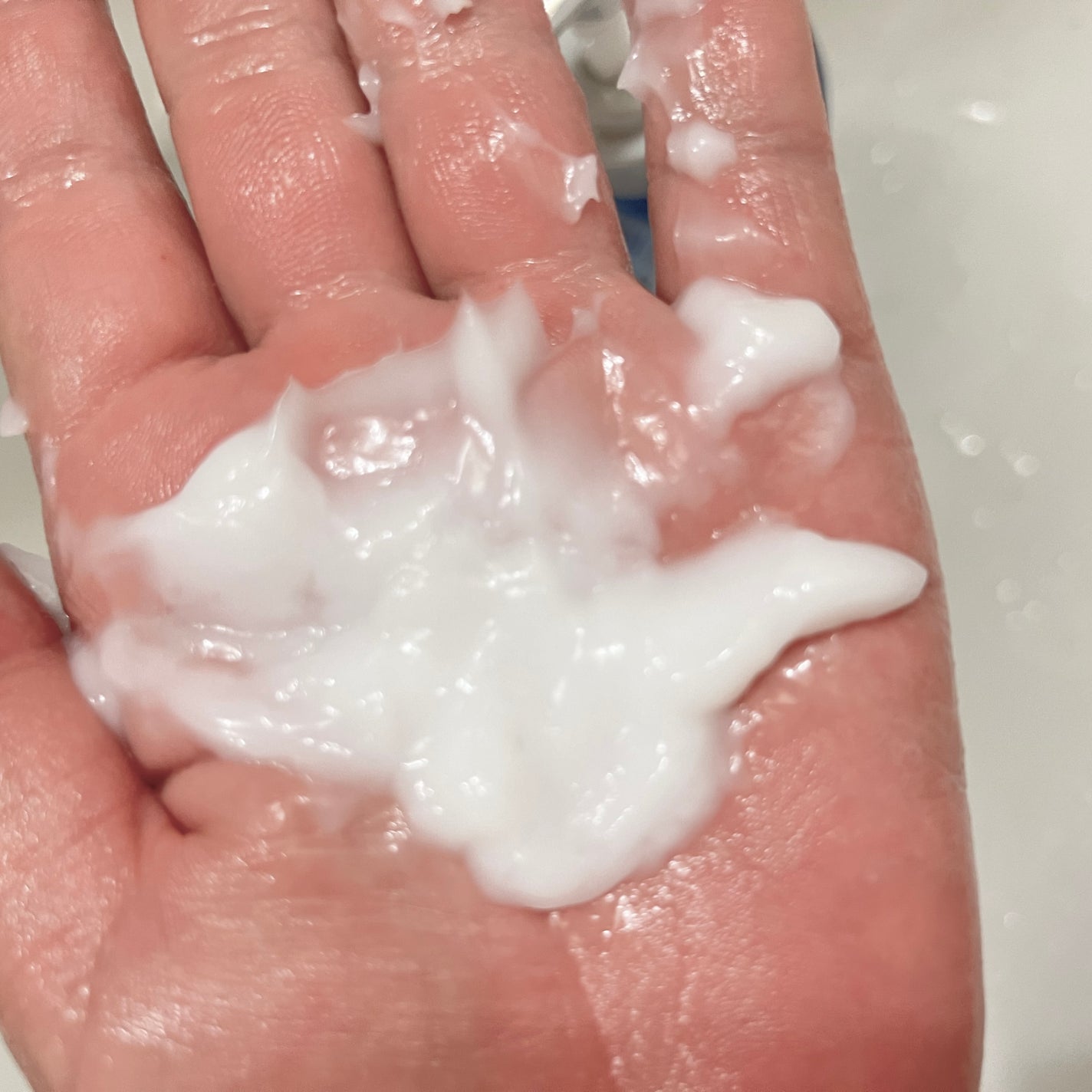 ミスクレオ on LIPS 「翌朝の寝癖が気になる方必見!↓今回紹介するネネナイトスリープテ..」(9枚目)