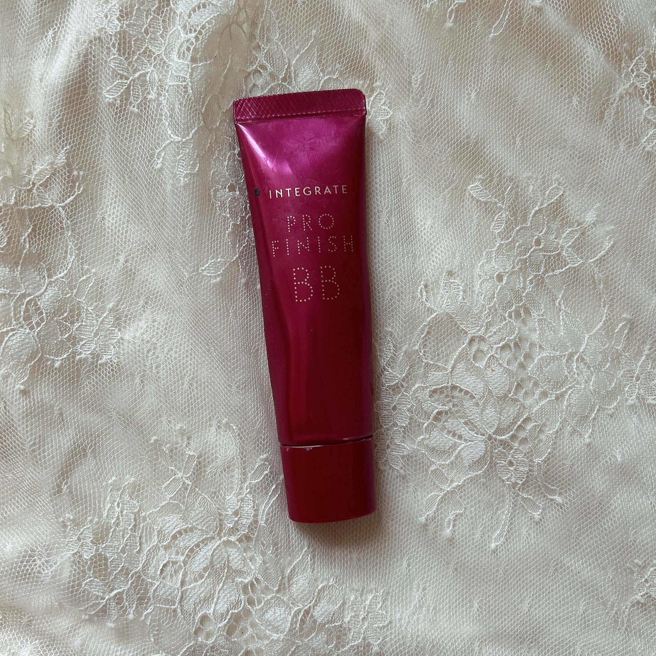 💞インテグレートプロフィニッシュ 💞
　

✔️気になる毛穴、クマを隠してくれる

✔️厚塗り感なし！！

✔️ツヤ肌が叶う

✔️高美容保湿液成分配合

いいところづくめです！！

私は職場で使っているのですが、時短になって
めっちゃ