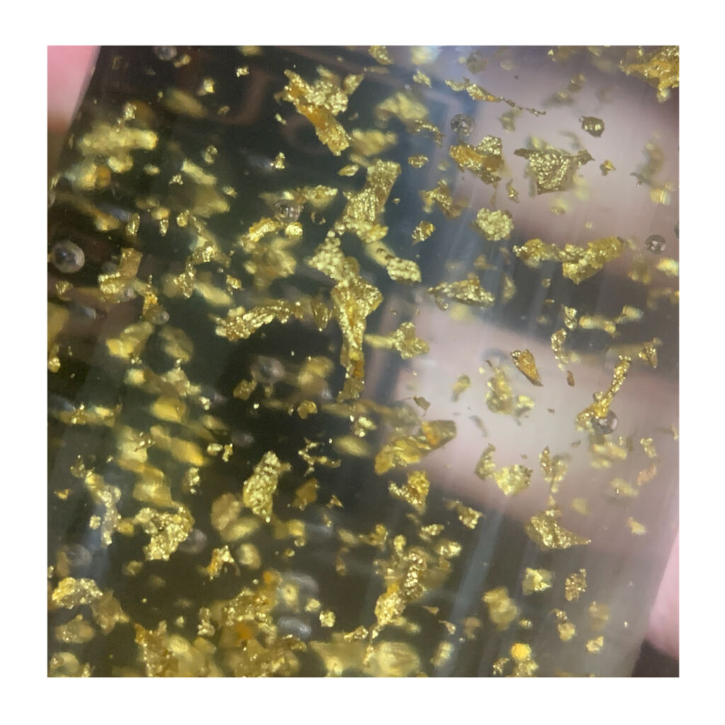 スーパーゴールド 純金箔入保湿化粧水/スーパーゴールド/化粧水を使ったクチコミ（2枚目）