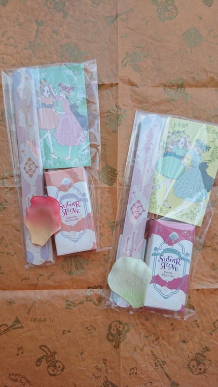 安野モヨコ ネイルポリッシュセット 第二弾 ショコラ エテ オランジュ&バニラ エテ スリーズ/シュガシュガルーン/マニキュアを使ったクチコミ(2枚目)