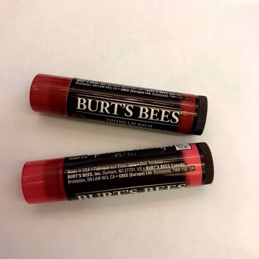 ティンテッド リップバーム レッドダリア/BURT'S BEES/リップケア・リップクリームを使ったクチコミ（1枚目）