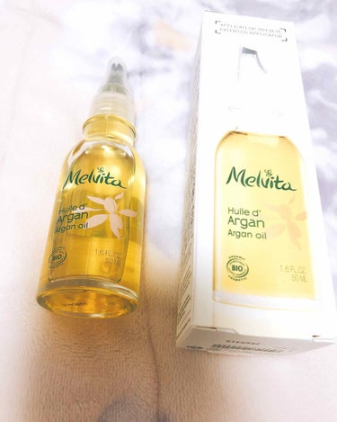 🍀Melvita🍀
ビオオイル アルガンオイル 50ml   3600円/

洗顔後すぐ、アルガンオイルでうるおいを
抱え込む土台作り。
アルガンオイルを使うことで
化粧水、クリームを抱え込み
もっちり