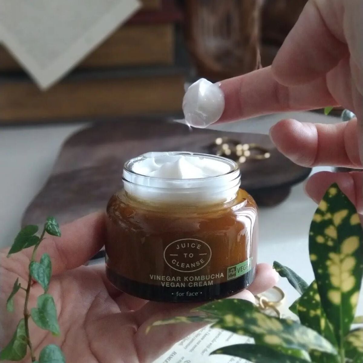 ビネガー コンブチャヴィーガン クリーム/JUICE TO CLEANSE/フェイスクリームを使ったクチコミ(2枚目)