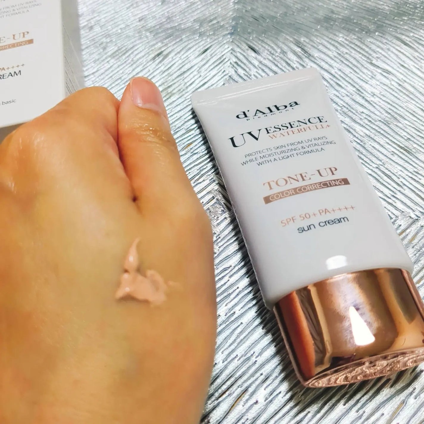 ウォータフルトーンアップサンクリーム/ダルバ/日焼け止めクリームを使ったクチコミ(2枚目)