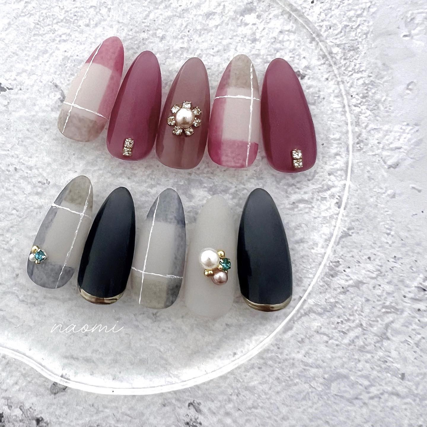 #アクセサリーネイル,#ビジューネイル,#秋ネイル,#フラワーネイル,#パールネイル,#チェックネイル,#ブランケットネイル,#ネイル,#ワンホンネイル,#大人可愛いネイルのネイルデザイン