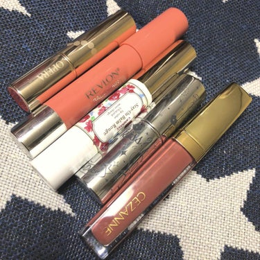 リップにハマって買い集めてる！💄💋✨

①オペラ リップティント 5番
人気の！！  とろけるような塗り心地。まあまあ落ちにくい。色味が誰にでも合う感じ。
でも、高い割には、、かな😟

②レブロン バー