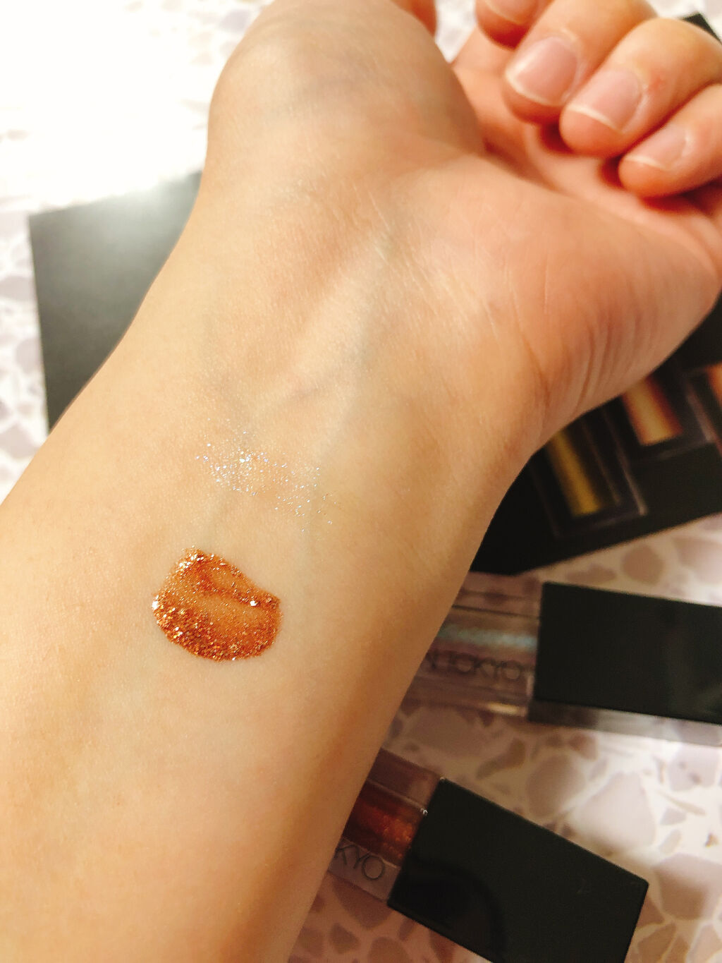 ザ リキッド アイシャドウ　ウルトラスパークル 103 Vanity Wink/ADDICTION/リキッドアイシャドウを使ったクチコミ（2枚目）