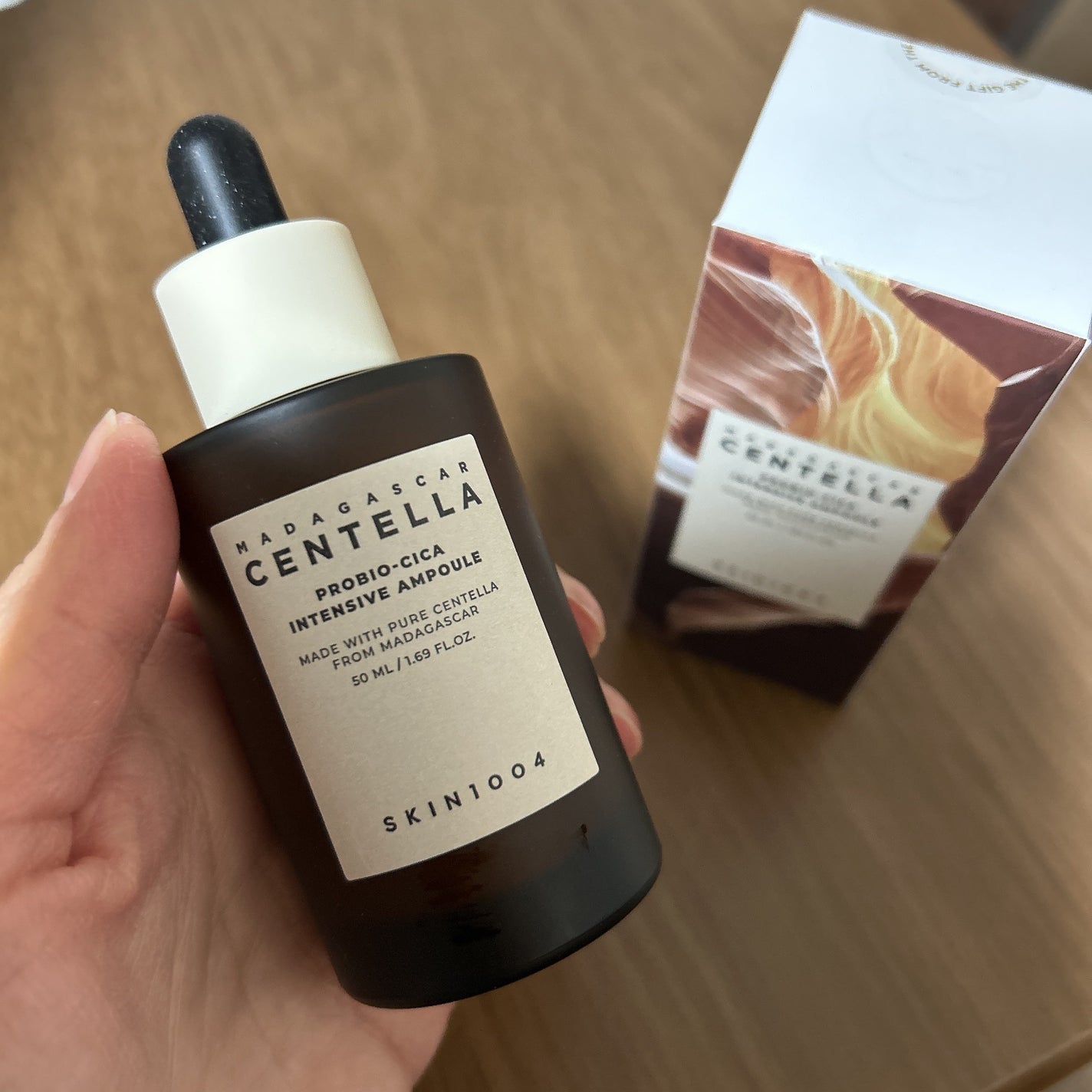 ゆかりんどる on LIPS 「SKIN1004の商品は箱のパッケージもお洒落だし、中の瓶も洗..」(1枚目)