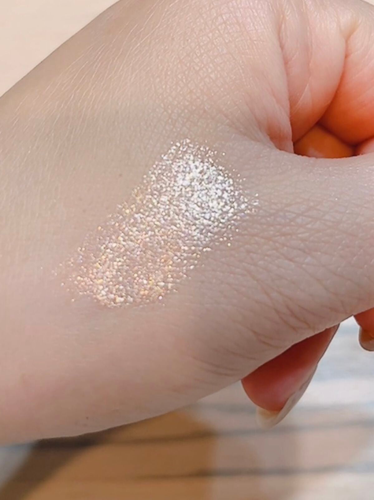 ダズルシャドウ リキッド/M・A・C/リキッドアイシャドウを使ったクチコミ(5枚目)